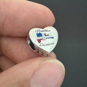 Pandora  Republica Dominicana Heart Charm